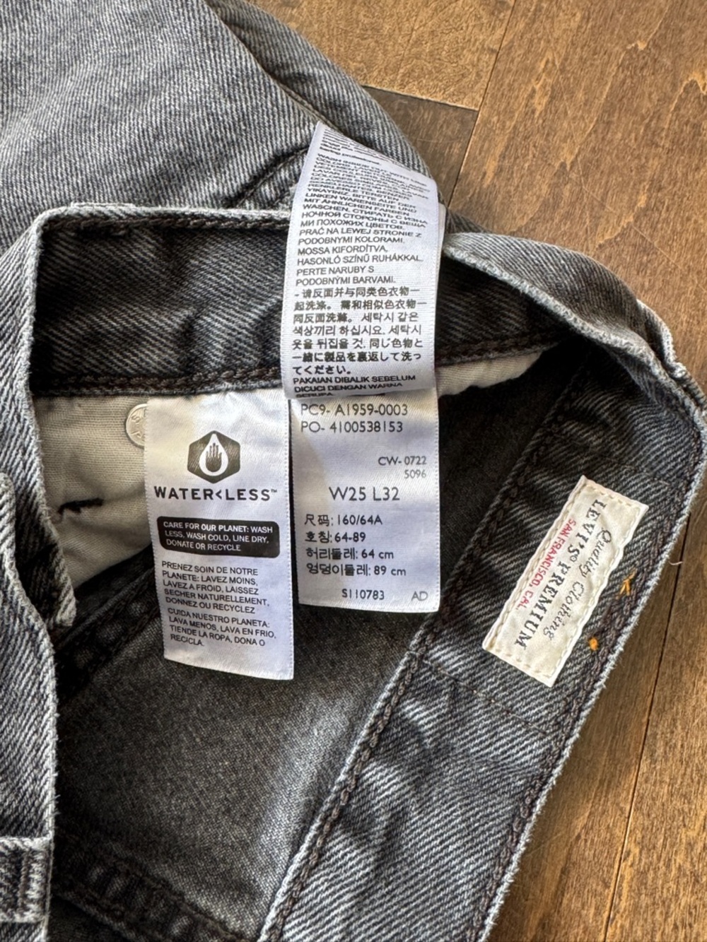 Levi’s 501 Dark Grey High-Rise Distressed Straight Leg Jeans - Picture 10 of 10